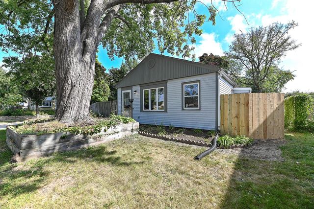 3806 S 92nd STREET, Milwaukee, WI 53228