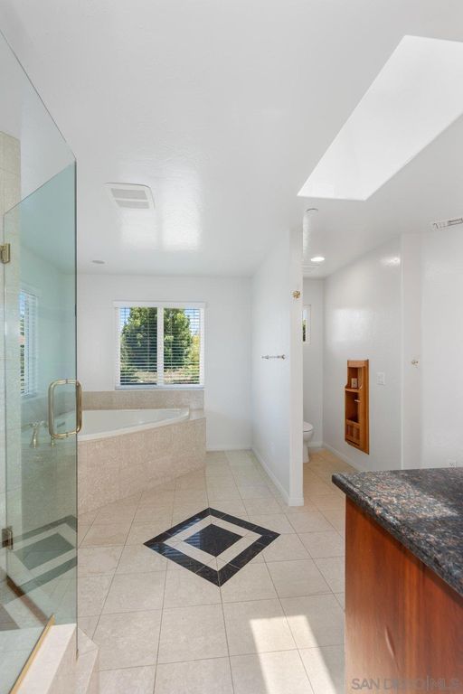 Image 16 of property listing at 411 Leclair, Escondido, CA 92026