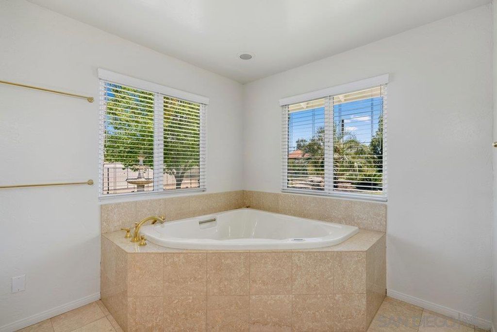 Image 17 of property listing at 411 Leclair, Escondido, CA 92026