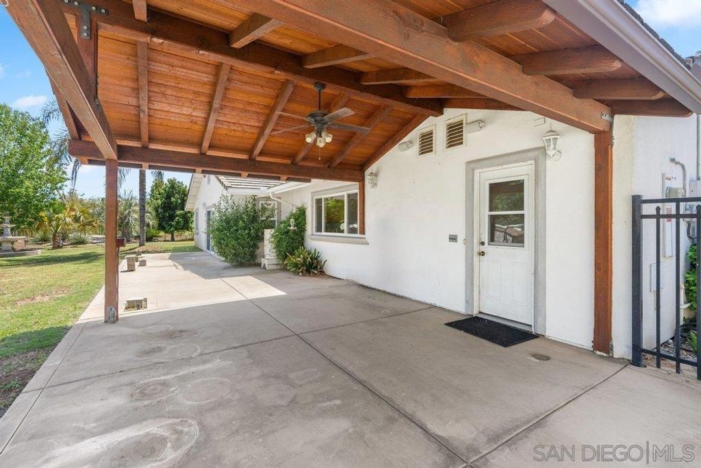 Image 27 of property listing at 411 Leclair, Escondido, CA 92026