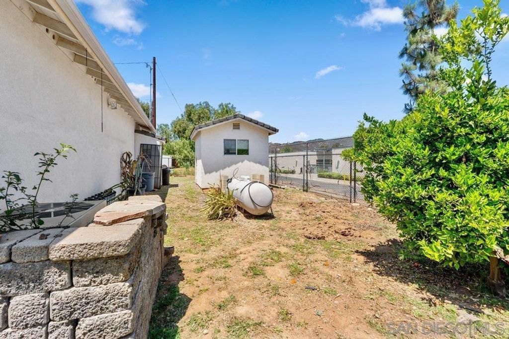 Image 28 of property listing at 411 Leclair, Escondido, CA 92026