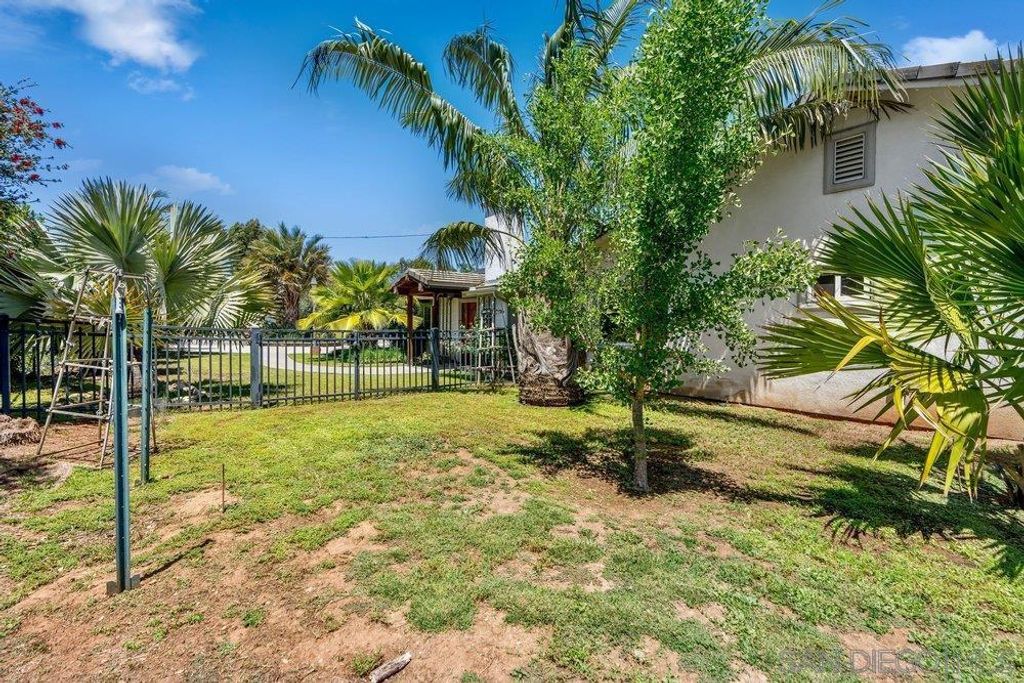 Image 38 of property listing at 411 Leclair, Escondido, CA 92026