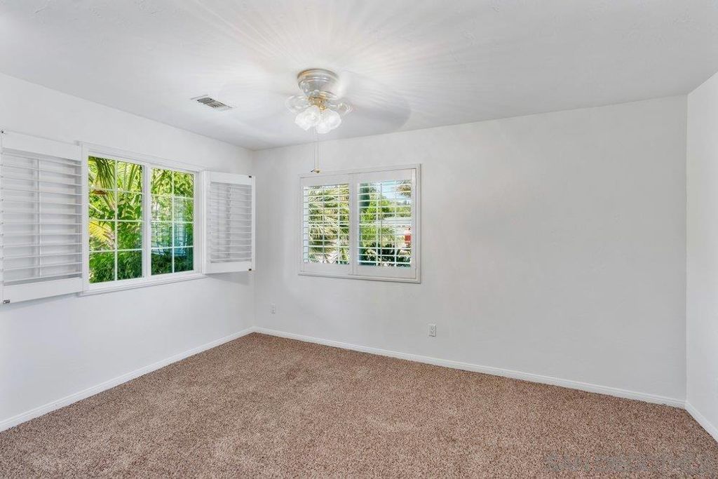 Image 6 of property listing at 411 Leclair, Escondido, CA 92026