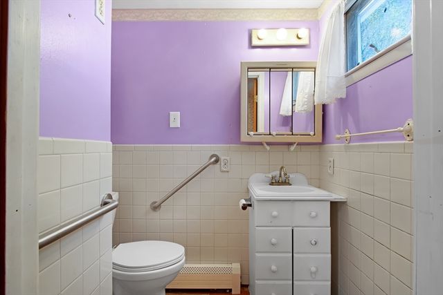 42 Allen St, Abington, MA 02351