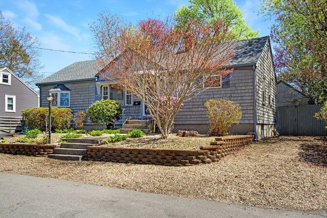 42 Allen St, Abington, MA 02351
