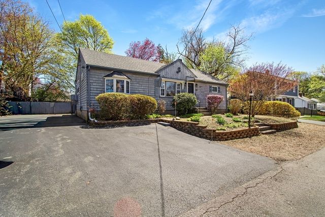42 Allen St, Abington, MA 02351