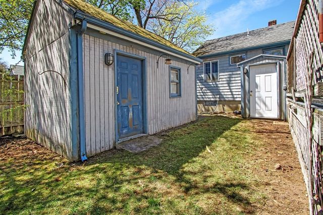 42 Allen St, Abington, MA 02351