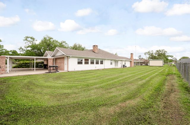 209 Country Estates Drive, Houma, LA 70364