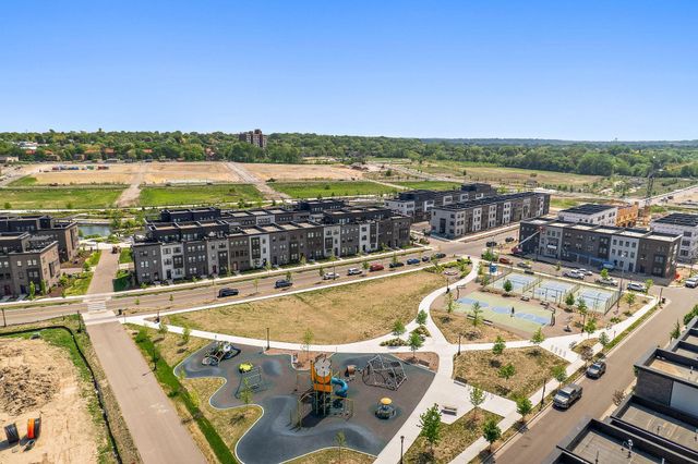 870 Mount Curve Boulevard F, Saint Paul, MN 55116