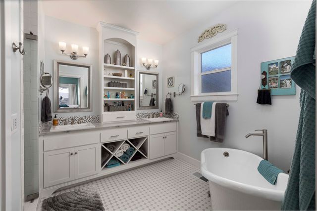 565 Whitney Terrace, Medford, OR 97504
