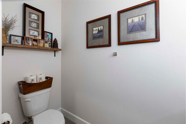 565 Whitney Terrace, Medford, OR 97504