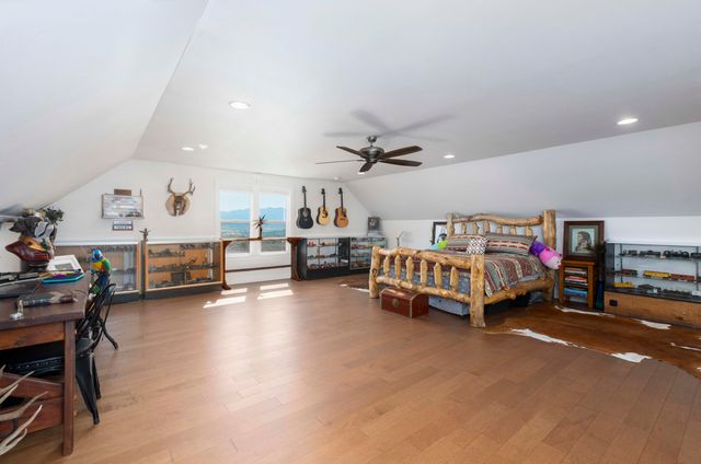 565 Whitney Terrace, Medford, OR 97504