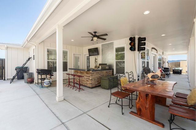 565 Whitney Terrace, Medford, OR 97504