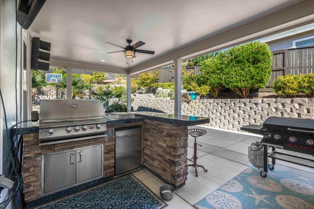 565 Whitney Terrace, Medford, OR 97504