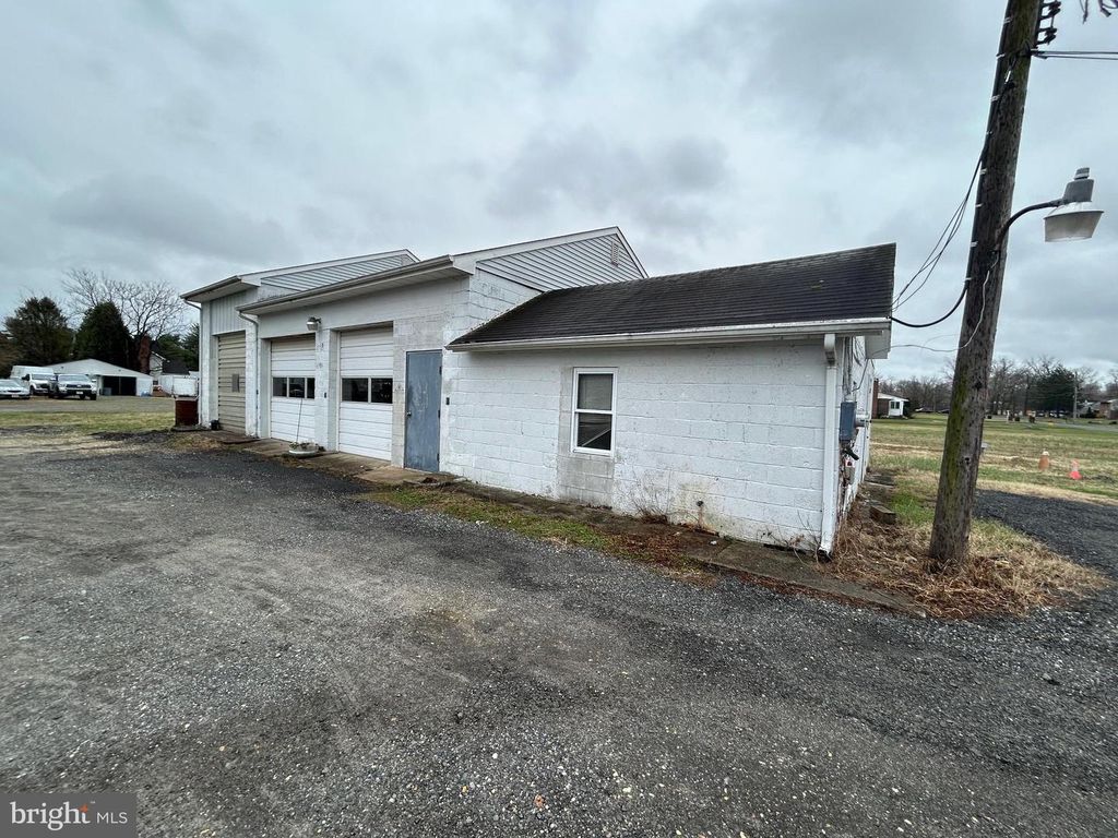Image 2 of property listing at 699 S EGG HARBOR RD, Hammonton, NJ 08037
