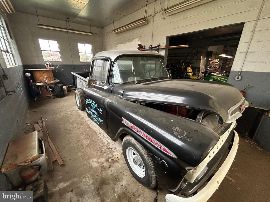 Image 9 of property listing at 699 S EGG HARBOR RD, Hammonton, NJ 08037