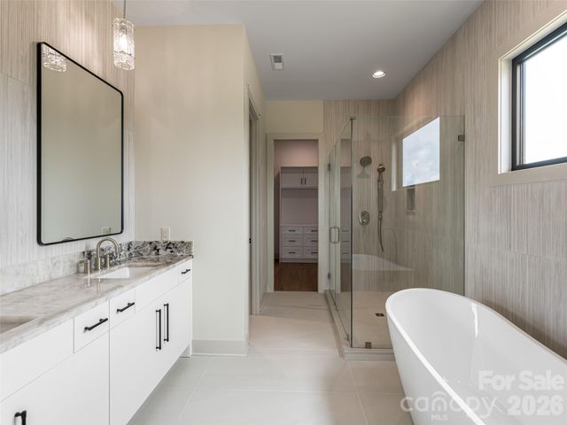 24 S Watchman Drive 10 & 11, Hendersonville, NC 28791