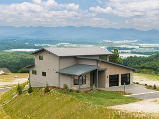 24 S Watchman Drive 10 & 11, Hendersonville, NC 28791