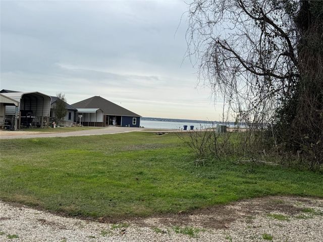661 Lagoon Drive, Point Blank, TX 77364