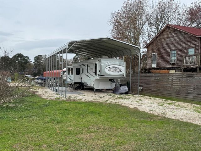 661 Lagoon Drive, Point Blank, TX 77364