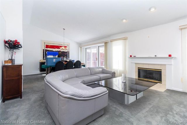 37019 Driftwood 5, Farmington Hills, MI 48331