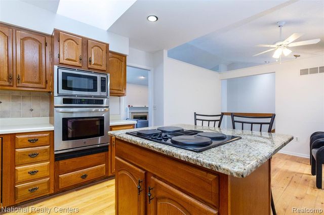 37019 Driftwood 5, Farmington Hills, MI 48331