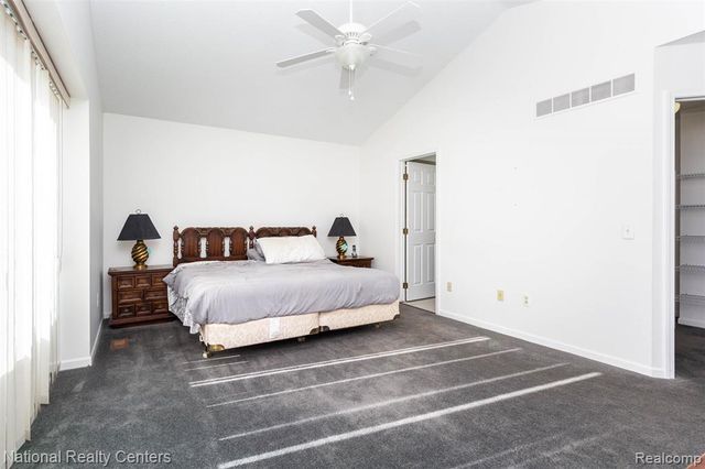 37019 Driftwood 5, Farmington Hills, MI 48331