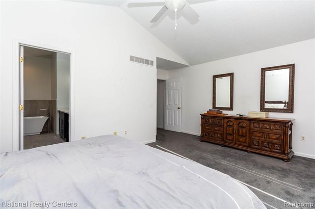 37019 Driftwood 5, Farmington Hills, MI 48331