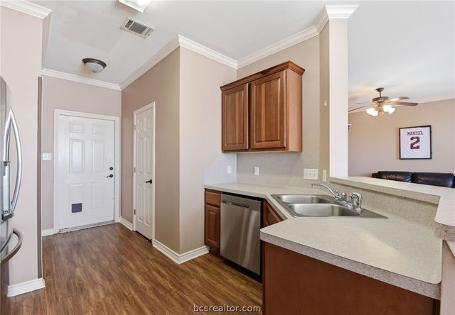 1425 West Villa Maria Road 605, Bryan, TX 77801