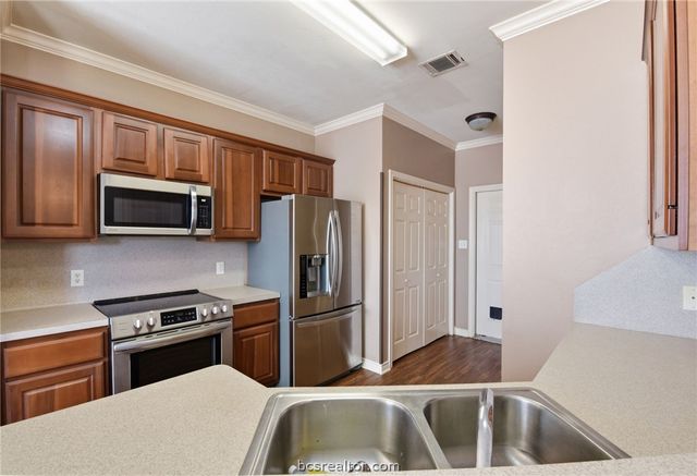 1425 West Villa Maria Road 605, Bryan, TX 77801