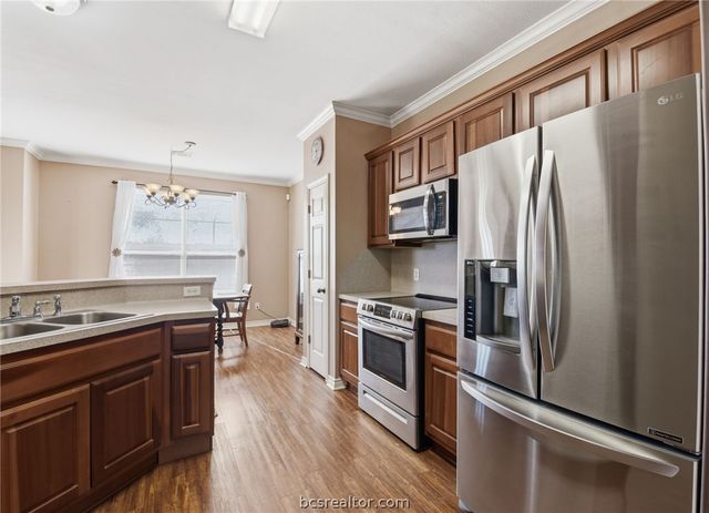 1425 West Villa Maria Road 605, Bryan, TX 77801