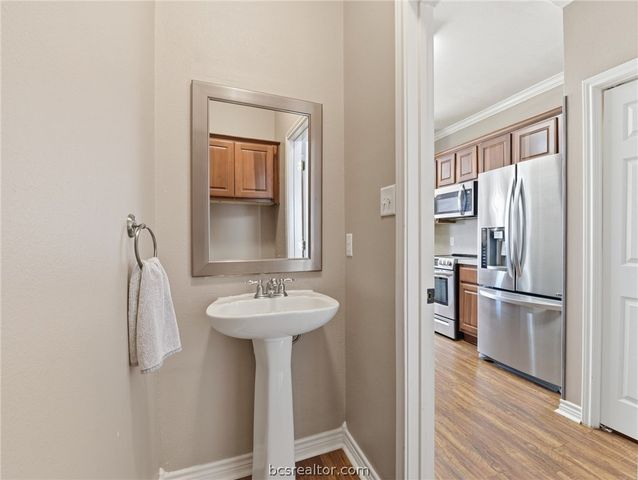 1425 West Villa Maria Road 605, Bryan, TX 77801