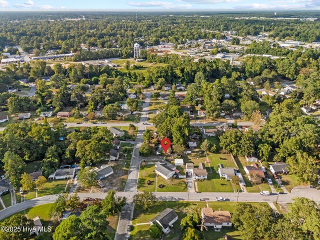 200 Banks Street, Jacksonville, NC 28540