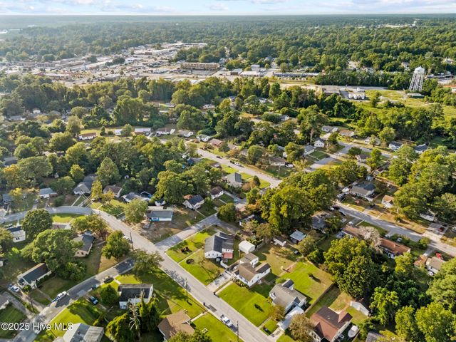 200 Banks Street, Jacksonville, NC 28540