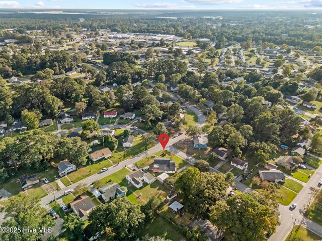 200 Banks Street, Jacksonville, NC 28540