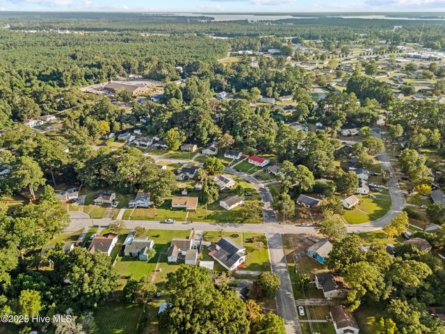 200 Banks Street, Jacksonville, NC 28540