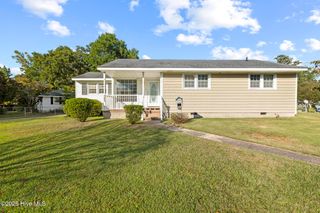200 Banks Street, Jacksonville, NC 28540