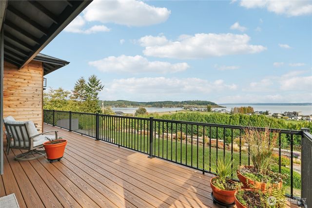 505 Michelle Drive, Camano Island, WA 98282