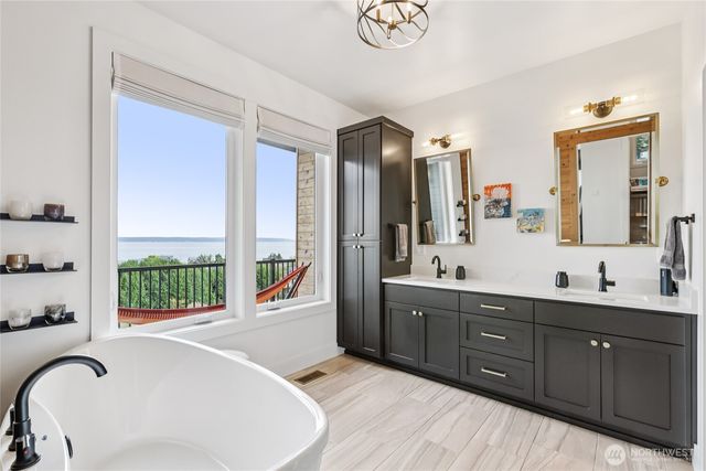 505 Michelle Drive, Camano Island, WA 98282