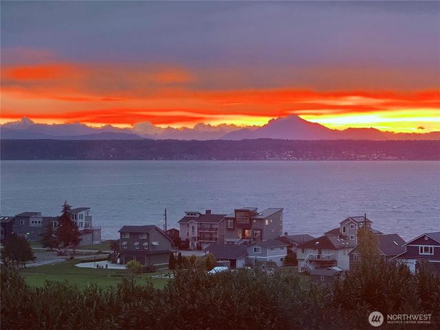 505 Michelle Drive, Camano Island, WA 98282