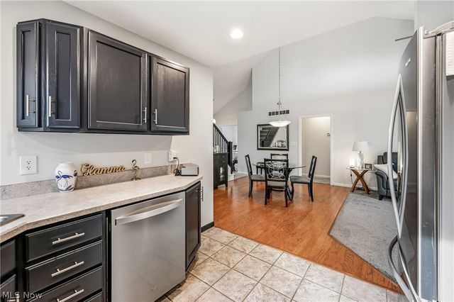57 Timber Lake Drive, Hubbard, OH 44425
