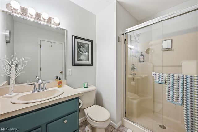 57 Timber Lake Drive, Hubbard, OH 44425