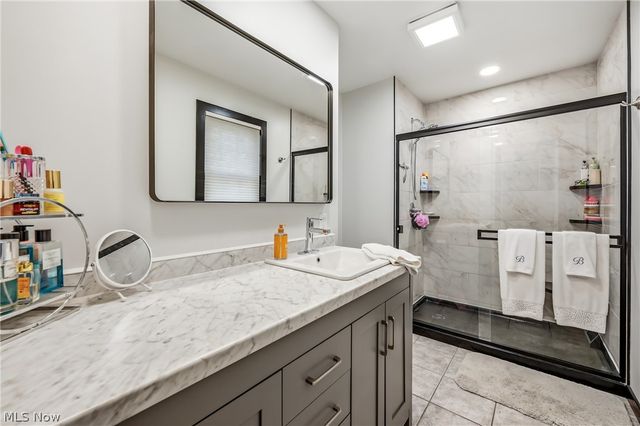 57 Timber Lake Drive, Hubbard, OH 44425
