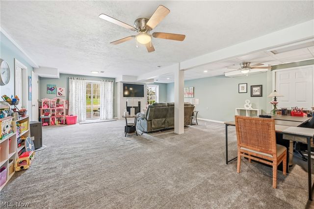 57 Timber Lake Drive, Hubbard, OH 44425