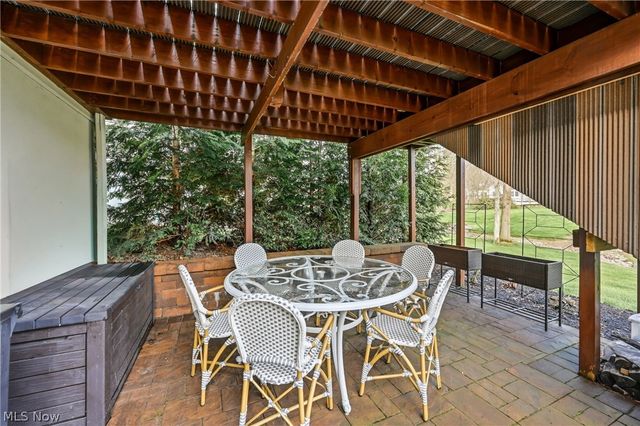 57 Timber Lake Drive, Hubbard, OH 44425