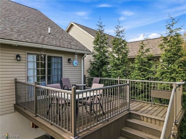 57 Timber Lake Drive, Hubbard, OH 44425
