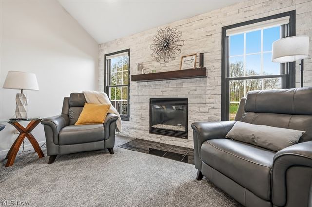 57 Timber Lake Drive, Hubbard, OH 44425