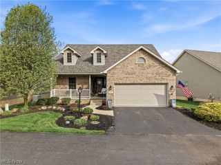 57 Timber Lake Drive, Hubbard, OH 44425