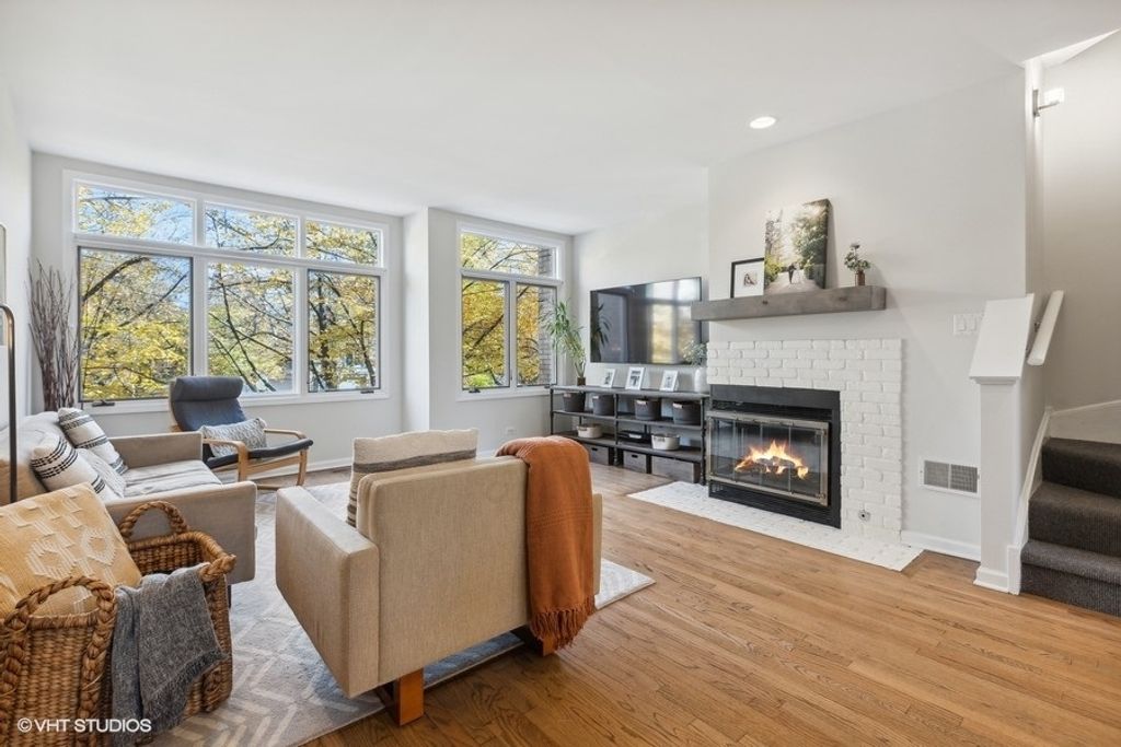 2715 N Janssen Avenue, Chicago, IL 60614 — photo 2