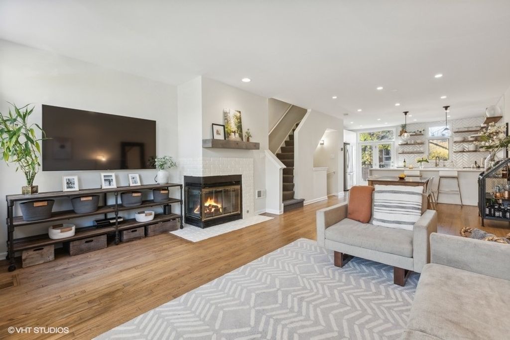 2715 N Janssen Avenue, Chicago, IL 60614 — photo 4